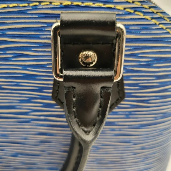 LOUIS VUITTON Alma BB 2way Bag Epi Leather Water Ripple Shell, Authentic w/COA.. - Picture 15 of 16